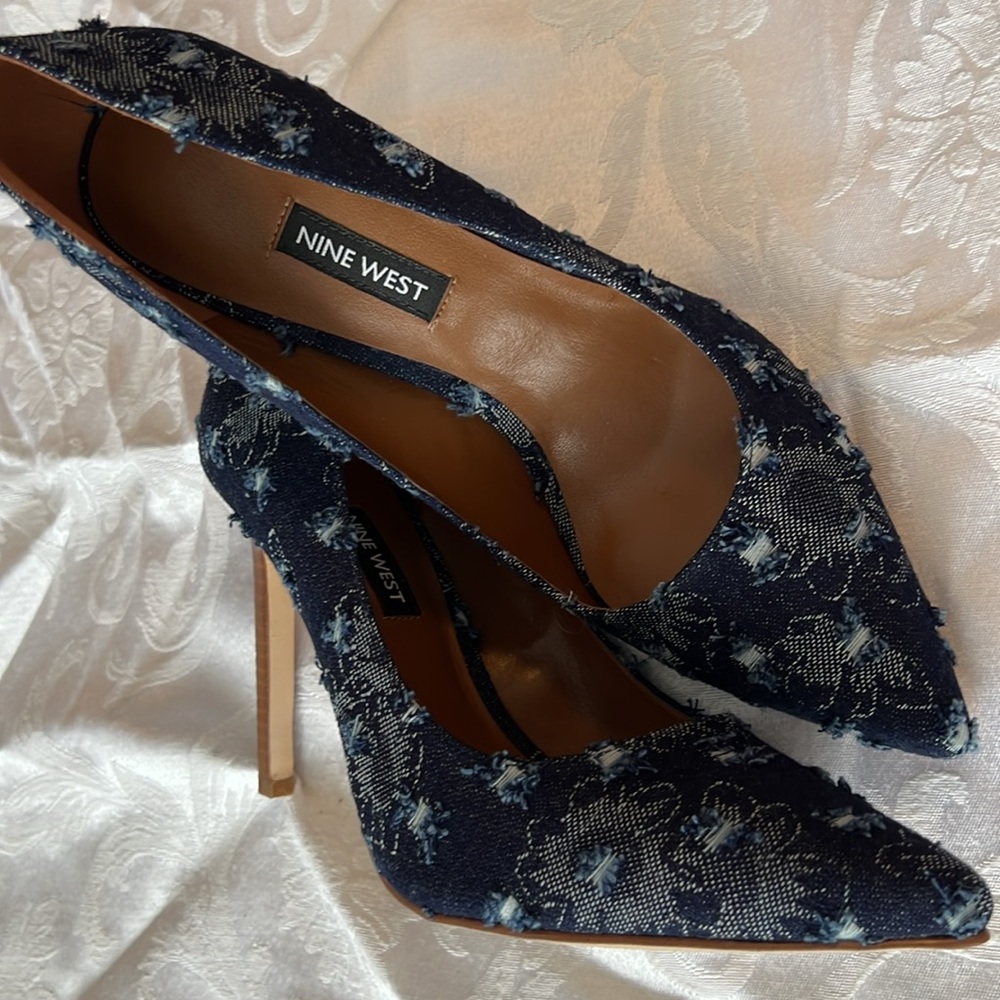 💄💋Stunning new NAVY unique fabric design Heels perfect with jeans/denim MINI